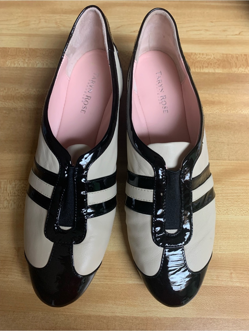 Taryn Rose Black &Cream Leather Slip-ons Travelers Shoes, Size 10 M